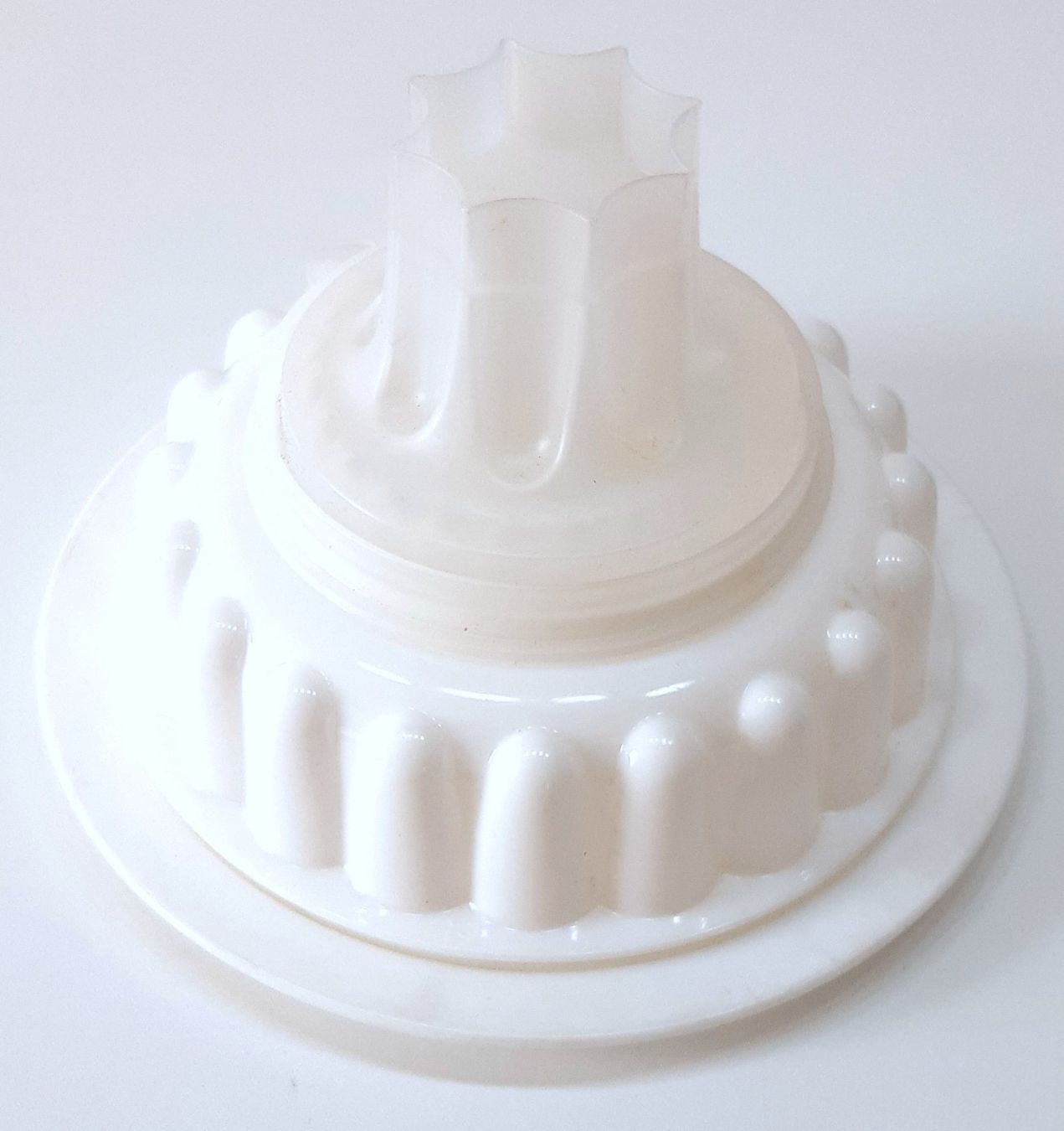 Tupperware Teglie da forno: Charlotteform Tupperware - Moule à charlotte Tupperware – Usato da Savagnier venduto da Marderuth