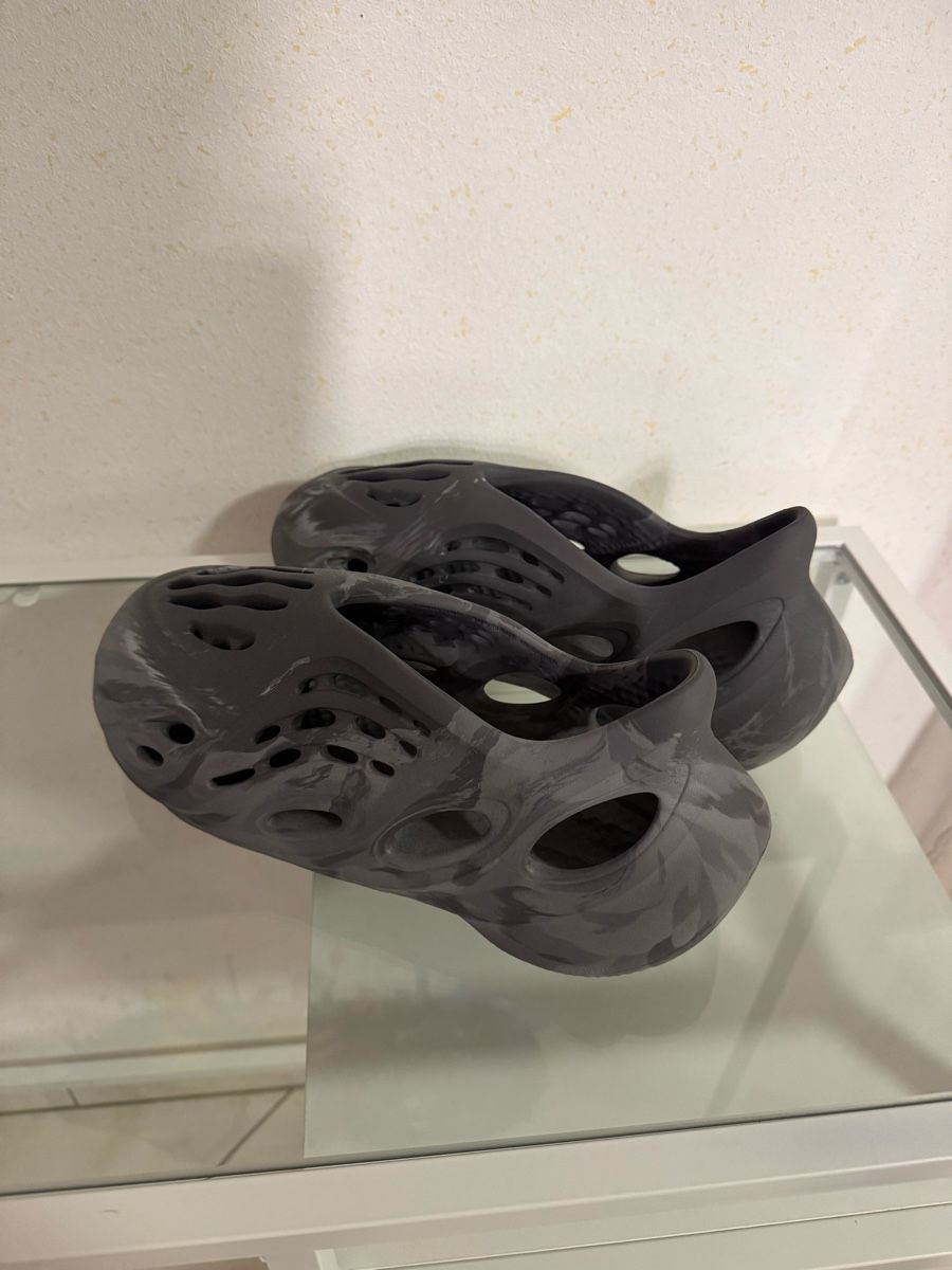 Adidas Herrenschuhe: Yeezy Foam – Neu (gemäss Beschreibung) aus Bonvillars von sachakv 2
