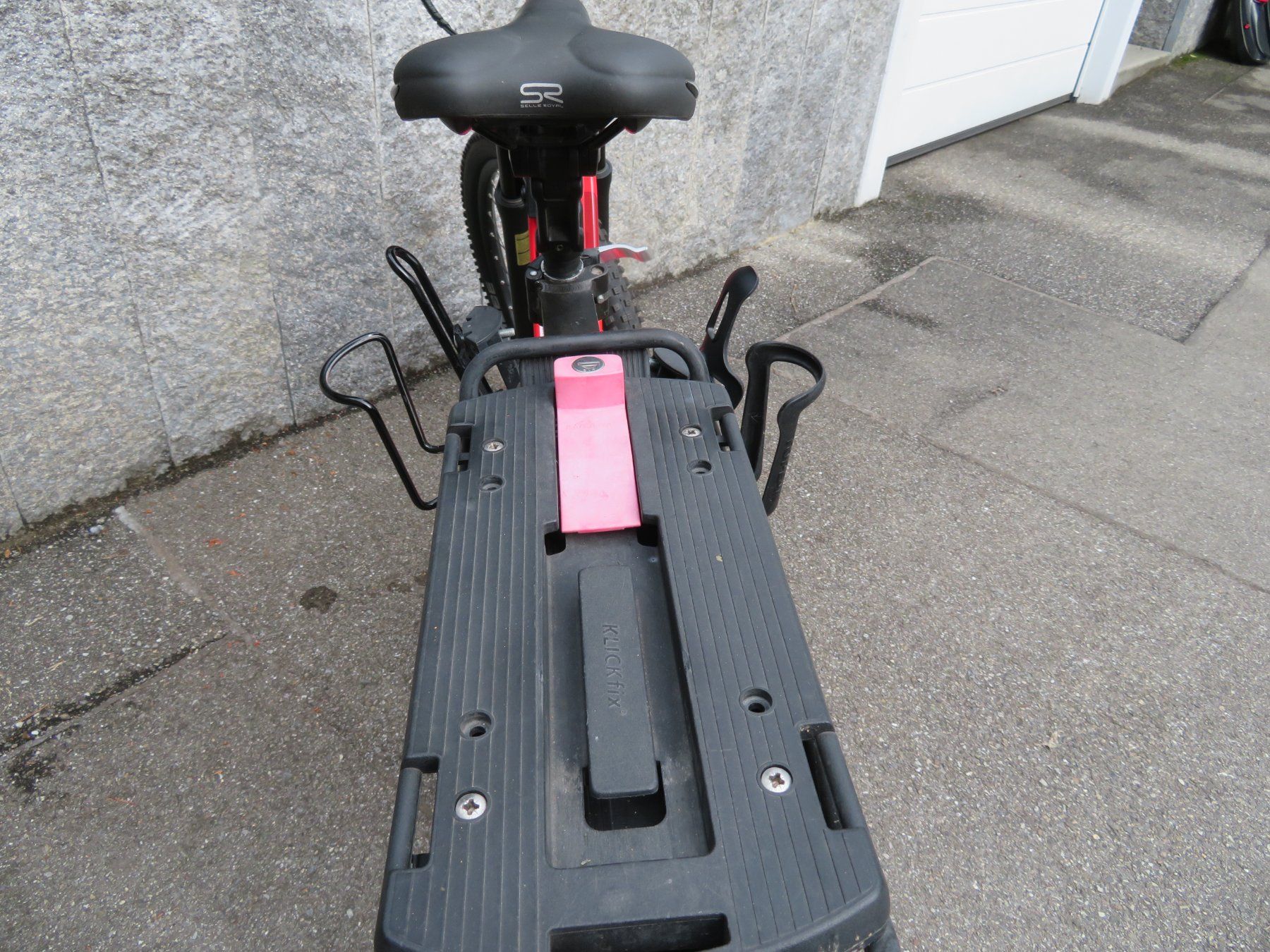 Cucce & Letti: Hunde Velokorb mit Thule Click-Fix Rack – Usato da Hirschthal venduto da specpro
