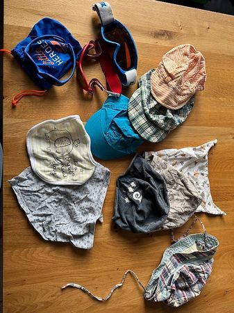 Baby Hut / Mütze / Lätzchen / Sonnenbrille Paket