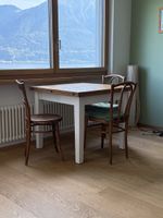 Tessin, Esstisch mit 3 Antiken Stühlen