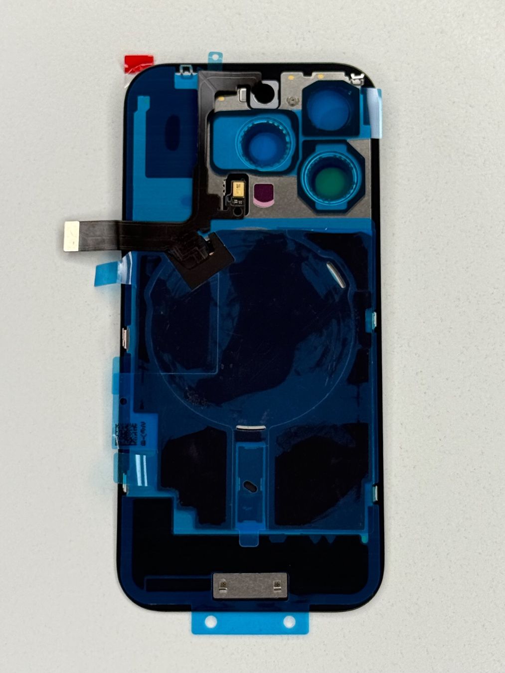 Apple Telefoni cellulari / Smartphones: Vitre Arrière pour iPhone 16 Pro avec NFC | Flash – Nuovo e nell'imballaggio originale da Zug venduto da ElPhone 1