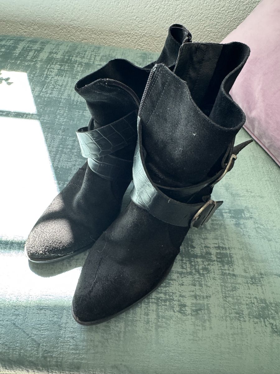 Scarpe da donna: Damen Stiefeletten – Usato da Walliswil b.Wangen venduto da mdssti80