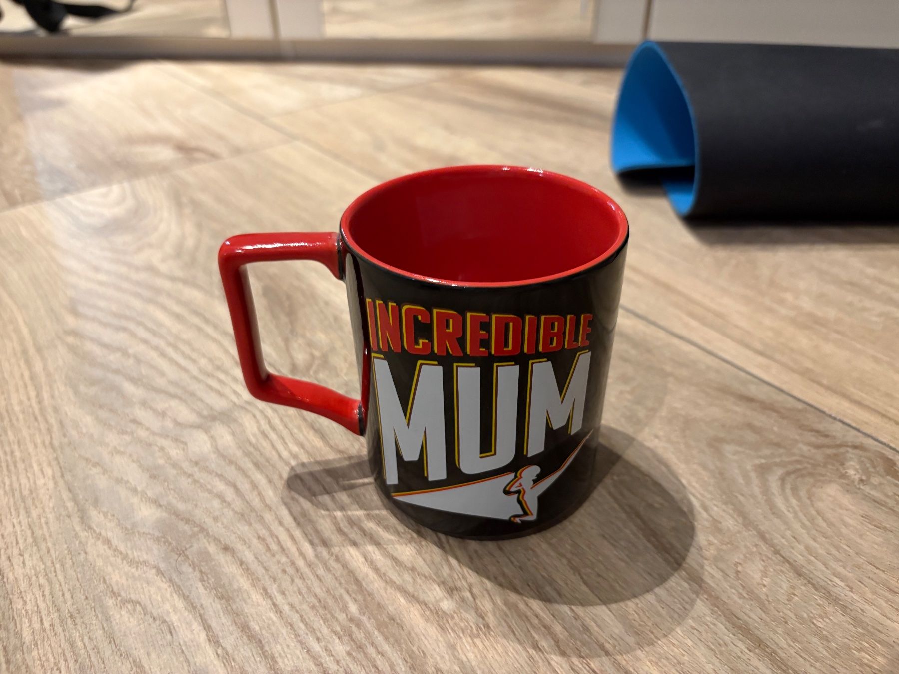 Disney Tazze: Disney Becher "Incredible Mum" neuwertig – Nuovo e nell'imballaggio originale da Möhlin venduto da dth_5mw9 1