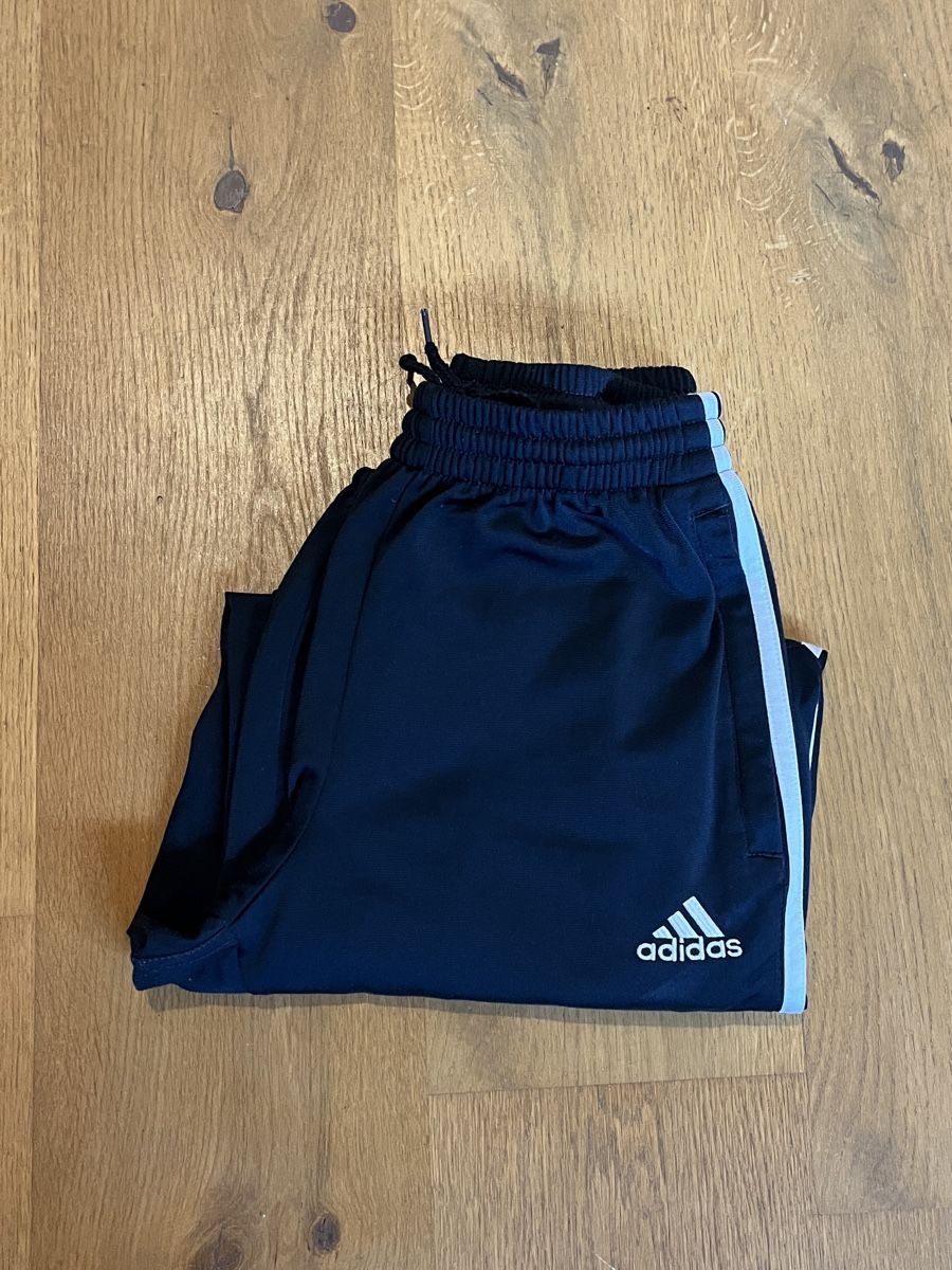 Adidas Pantaloni: Vintage Adidas Trainerhose – Usato da Samedan venduto da K7kgh 7