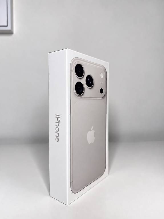 Apple Handys / Smartphones: iPhone 18 Pro 512 GB Silver NEU – Neu und originalverpackt aus Birsfelden von Angel7 1