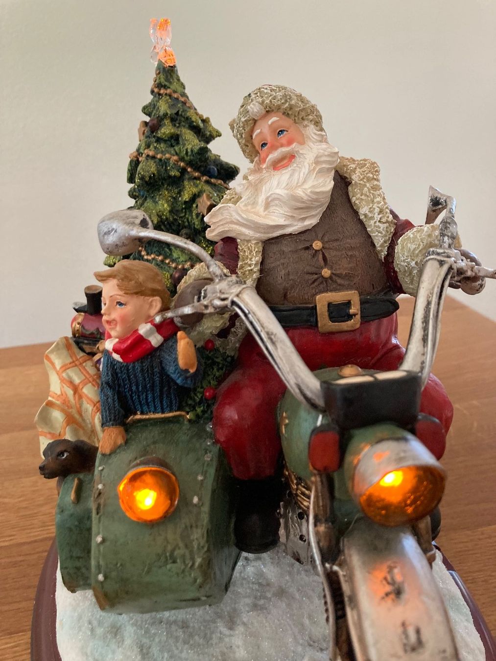 Spieldosen: Musikdose Weihnachtsmann auf Motorrad mit Baum – Gebraucht aus Mönchaltorf von Tschibi 3