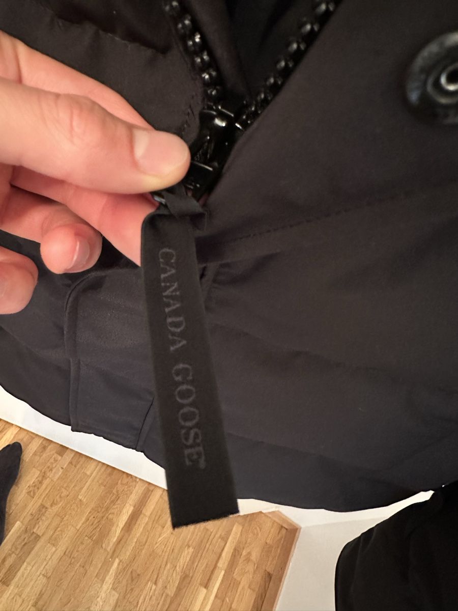 Canada Goose Giacche: Macmilan noir S – Nuovo (secondo la descrizione) da Genève venduto da isa_g5qj 3