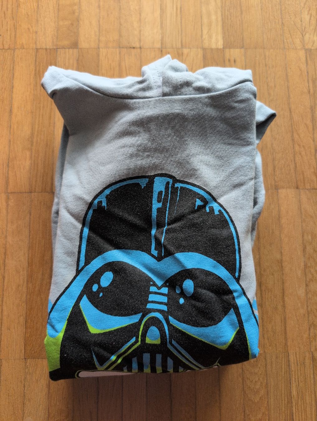 Maglioni & Felpe: Star Wars Kapuzenpullover hellgrau gebraucht – Usato da Schwerzenbach venduto da _charme_ 4