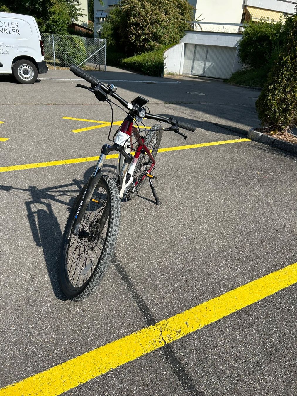 Vélos: Fahrrad – Défectueux à Kollbrunn par sheilaschiva
