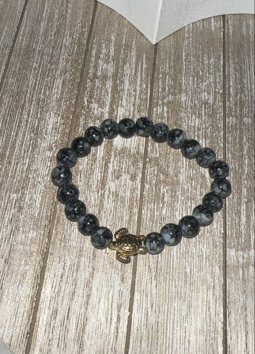 Armbänder & -reifen: Armkette grau mit Schildkröte elastisch – Neu (gemäss Beschreibung) aus Oftringen von tola19