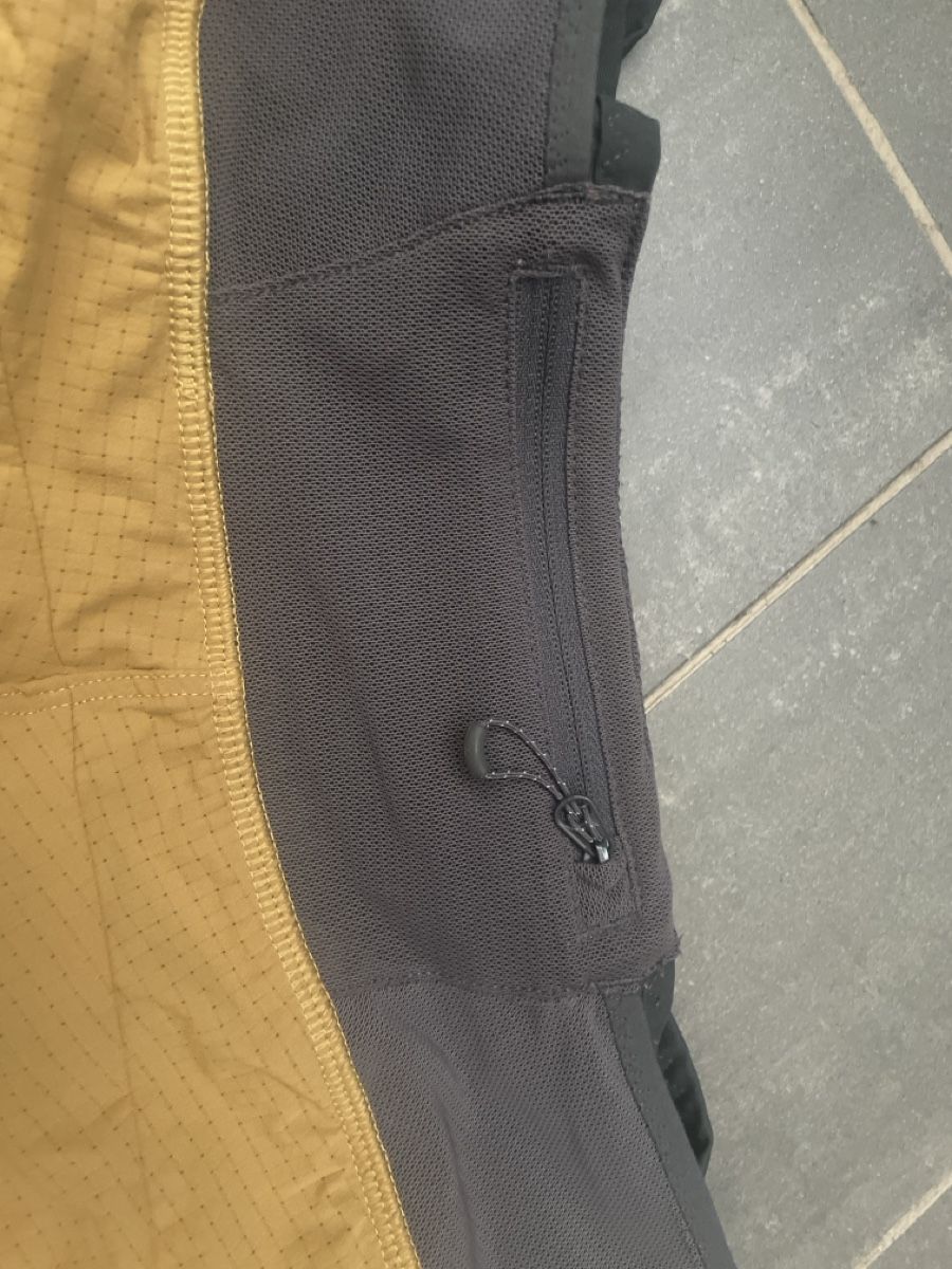Salomon Pantaloni: Salomon Shorts Gr.S – Usato da Lumino venduto da Red53 2