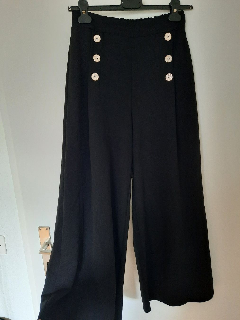 Pantaloni: Weit fallende, bequeme Hose – Usato da Aathal-Seegräben venduto da MahoMalu 1