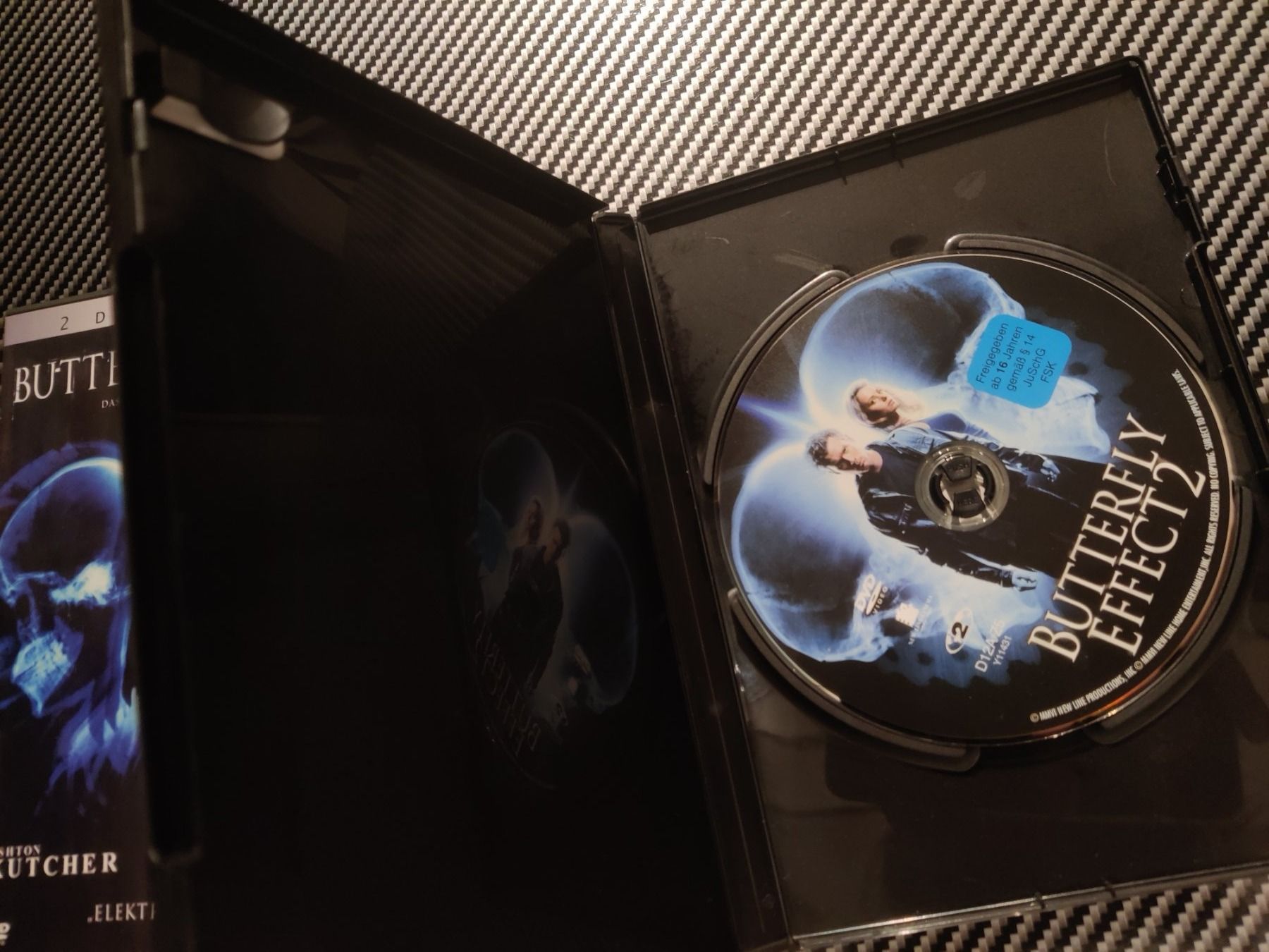 Tutti i DVDs: Butterfly Effect & Butterfly Effect 2 DVD Set – Usato da Ettingen venduto da flouleFM 4