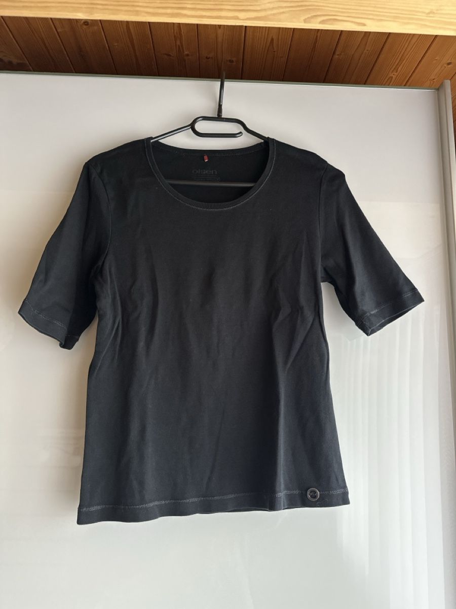 T-shirts: Olsen Shirt Schwarz Grösse 36 Basic – D'occasion à Buchs AG par tifena