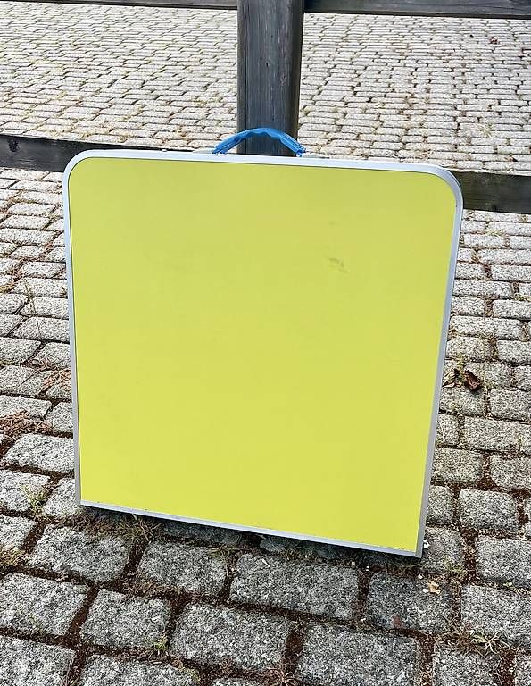 Tavoli: Campingtisch mit Hockern – Usato da Aeschi SO venduto da sim_sp26 3