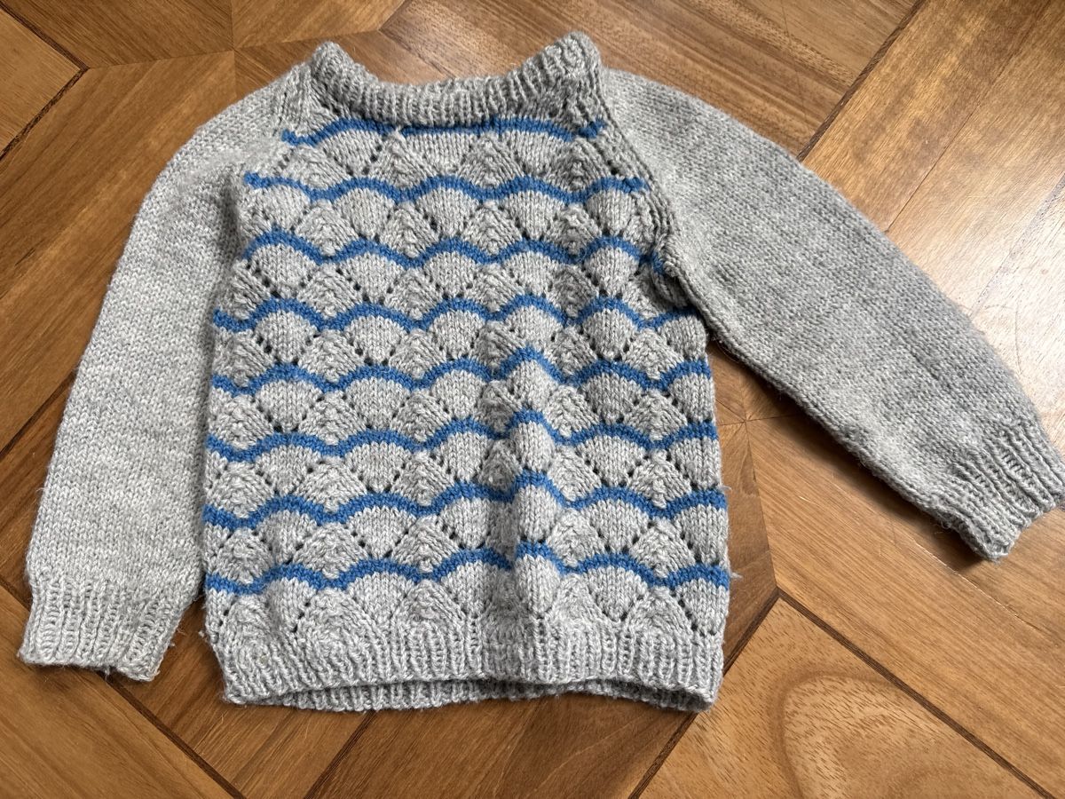 Pullover & Sweatshirts: Kuscheliger Wollpullover, handestrickt, 100%Wolle – Gebraucht aus Frauenfeld von Mirabai