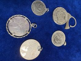 5 Medaillen alle fünf mit Ösen, 900 Silber total 93 g
