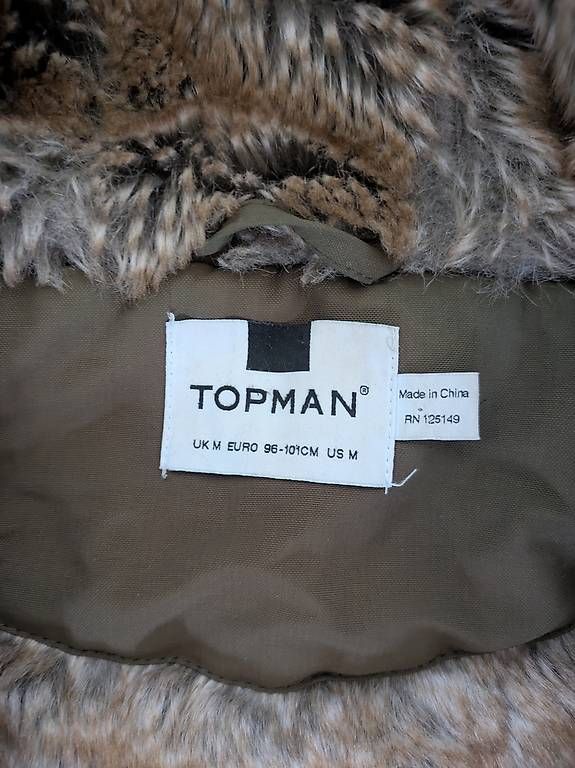 Giacche: Grüne Winterjacke – Usato da Birsfelden venduto da L.L.CoolBean 1