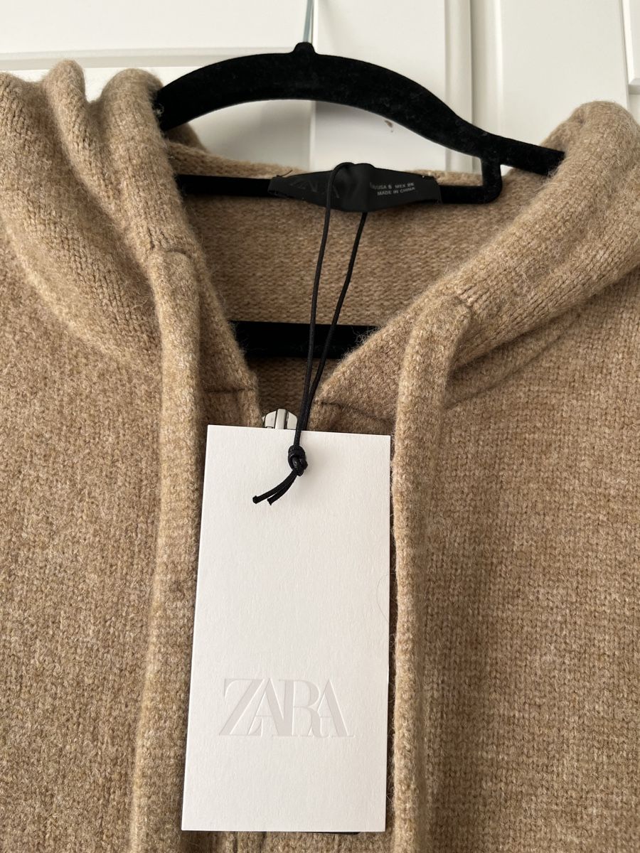 Zara Maglioni & Felpe: Knit zip hoodie – Nuovo e nell'imballaggio originale da Allschwil venduto da eyl_bb8q 1