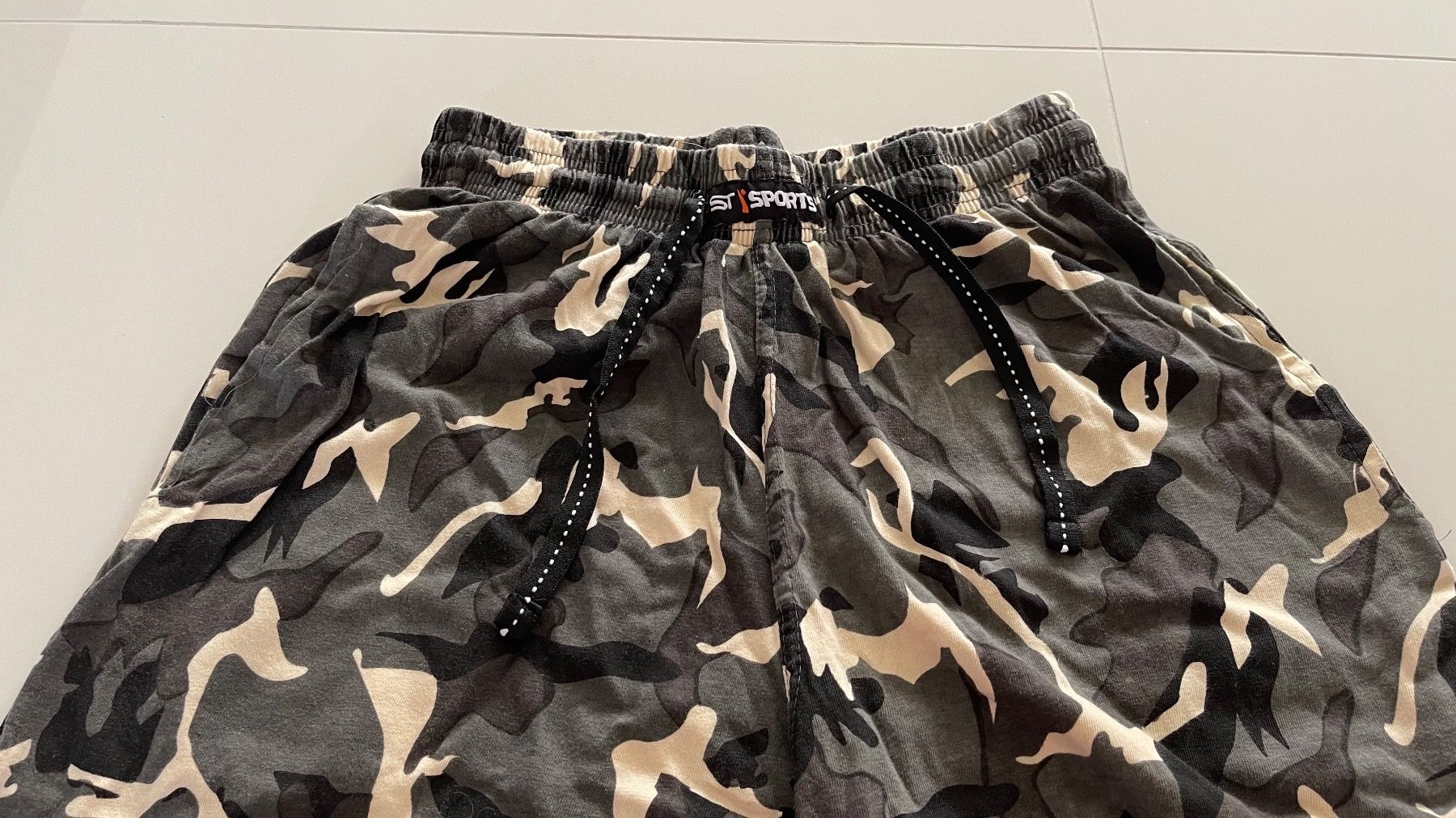 Pantaloni: Damenhose – Usato da Rheineck venduto da pssesolnet 2