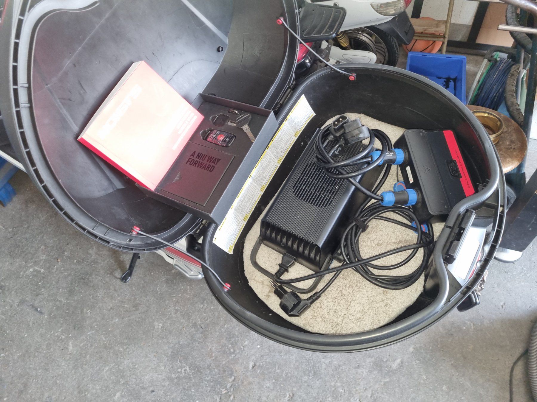 Scooter: NIU NQi GTS Elektroroller mit Topcase – Usato da Stäfa venduto da kal_gr7f 7