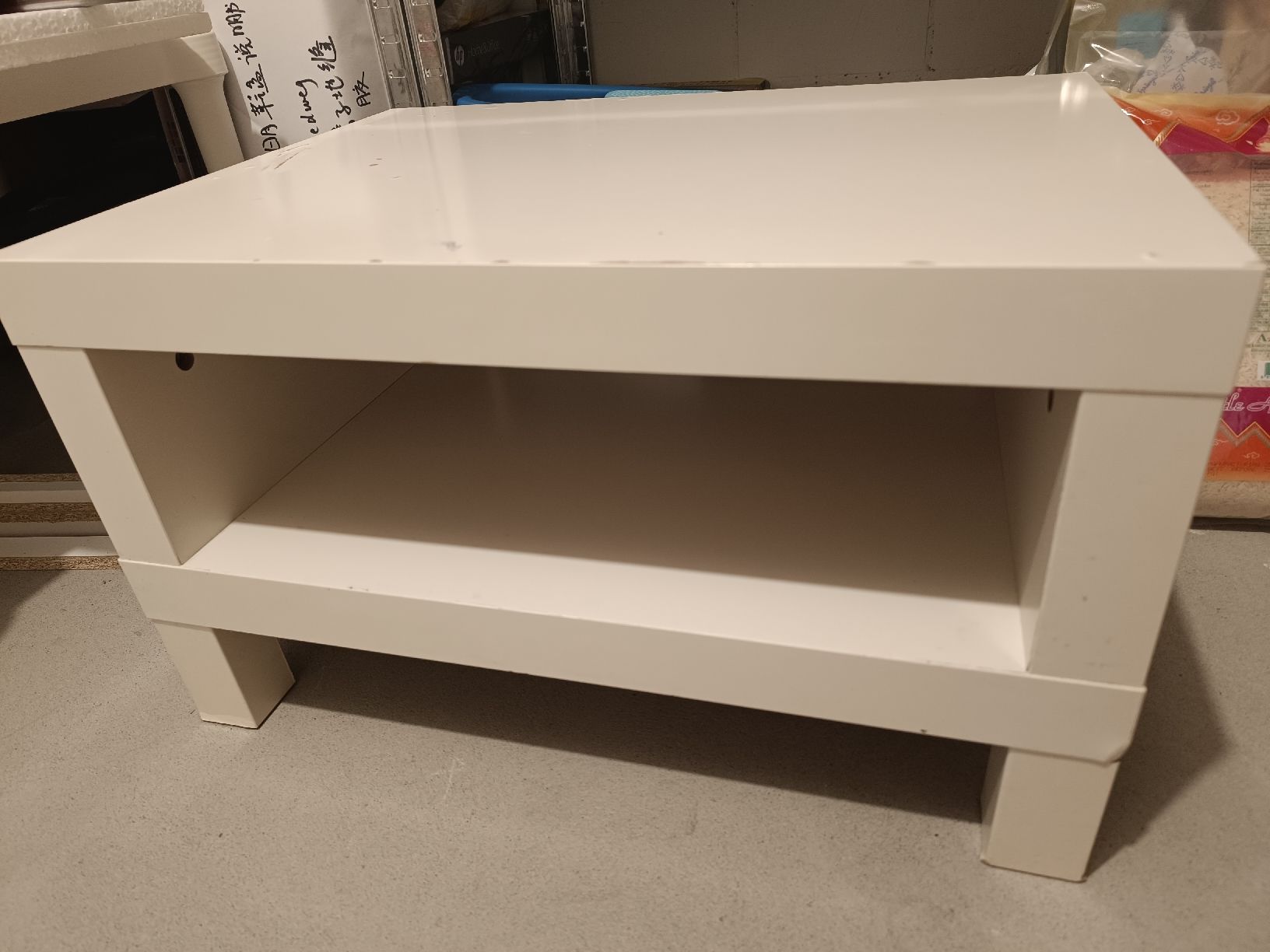 Tavoli: Weisses Couchtischli – Usato da Dübendorf venduto da phoebe013 1