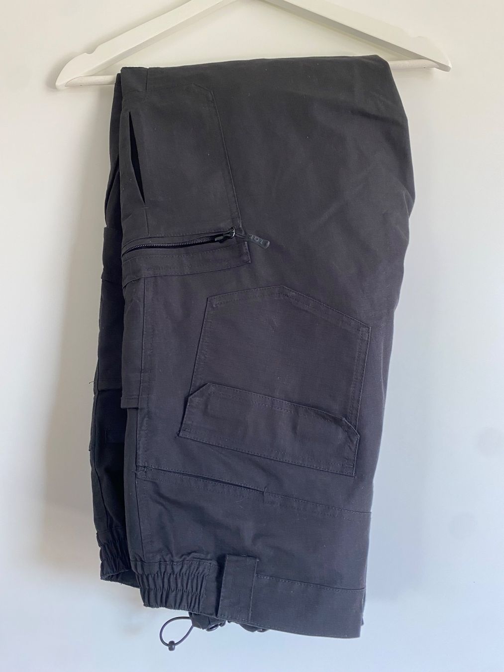 Pantaloni: TOE Hose – Usato da Lützelflüh-Goldb venduto da flu_q9tg