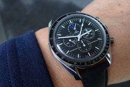 OMEGA SPEEDMASTER MOONWATCH CHRONOGRAPH  MOONPHASE HANDAUZUG