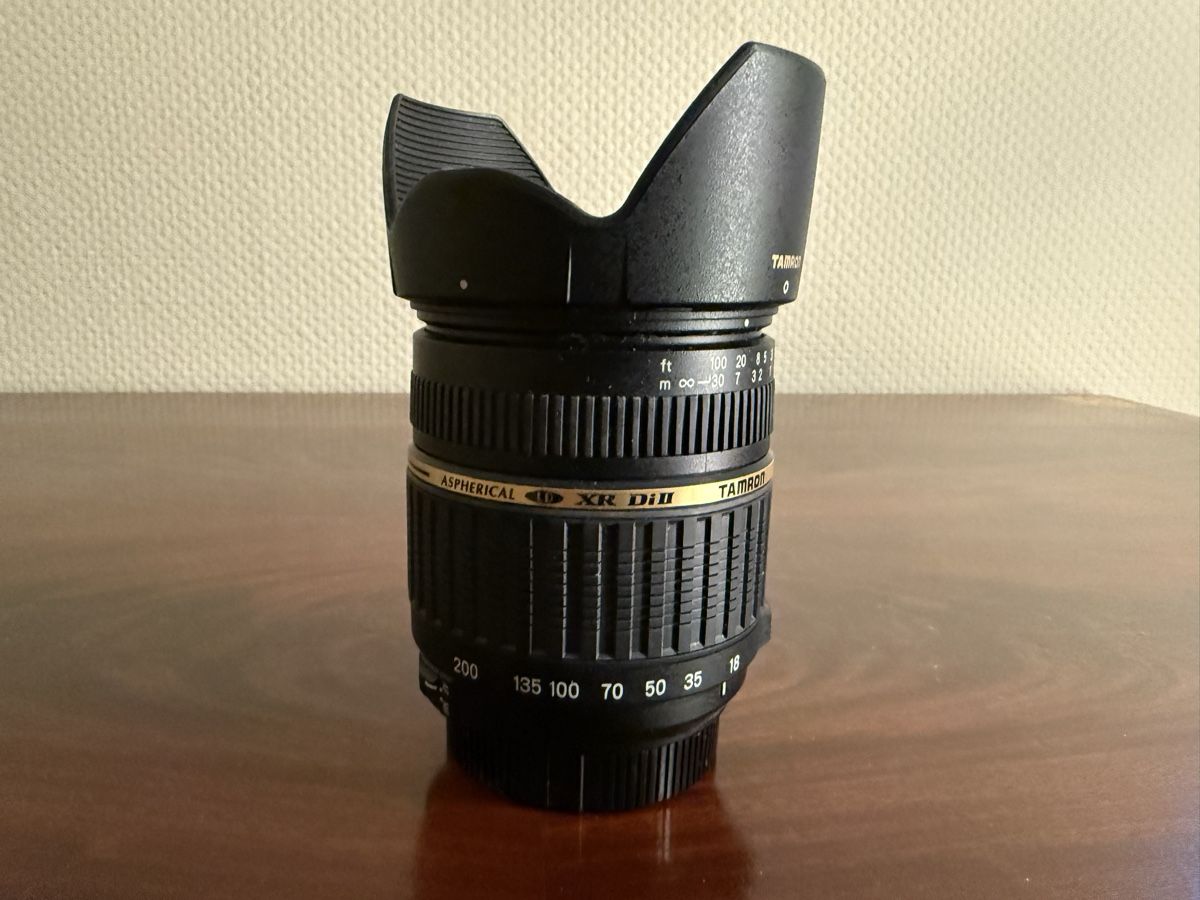 Tamron Obiettivi: Tamron 35-200 mm Objektiv mit Sonnenblende – Usato da Zürich venduto da uwe_lj5w