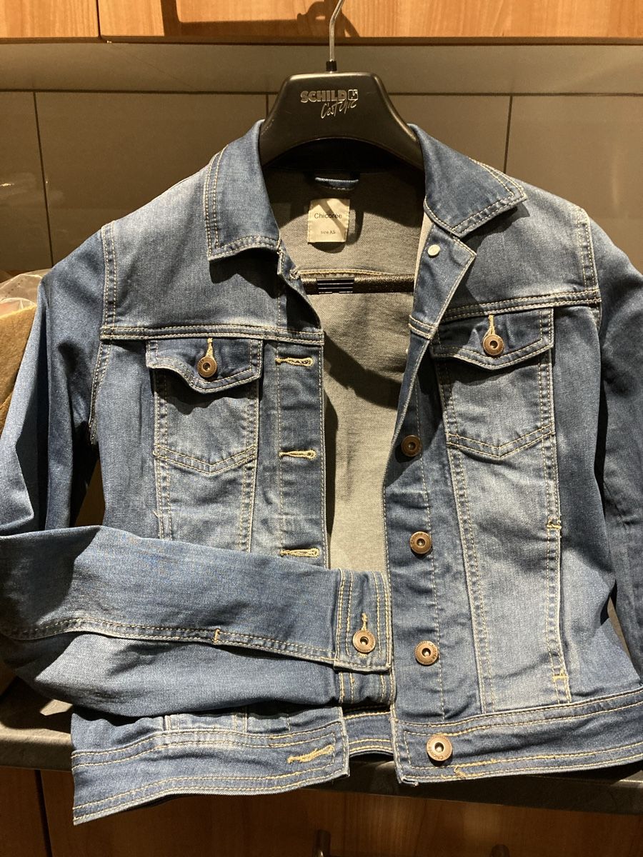 Jacken: Jeansjacke blau XS Chicorée – Gebraucht aus Buttisholz von Bellabusi