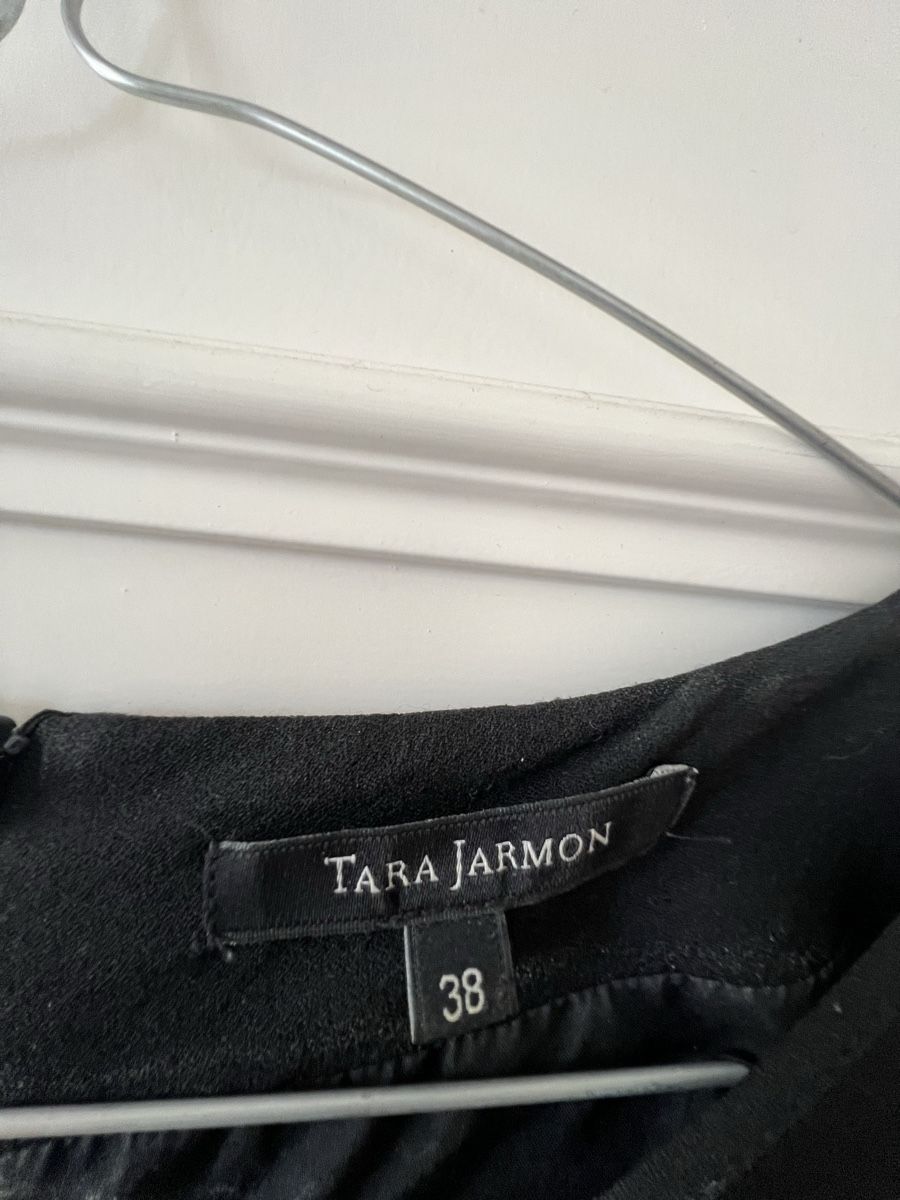 Tara Jarmon Vestiti: Robe noire TARA JARMON taille 38, chic et élégante. – Usato da Territet venduto da miryamv 1