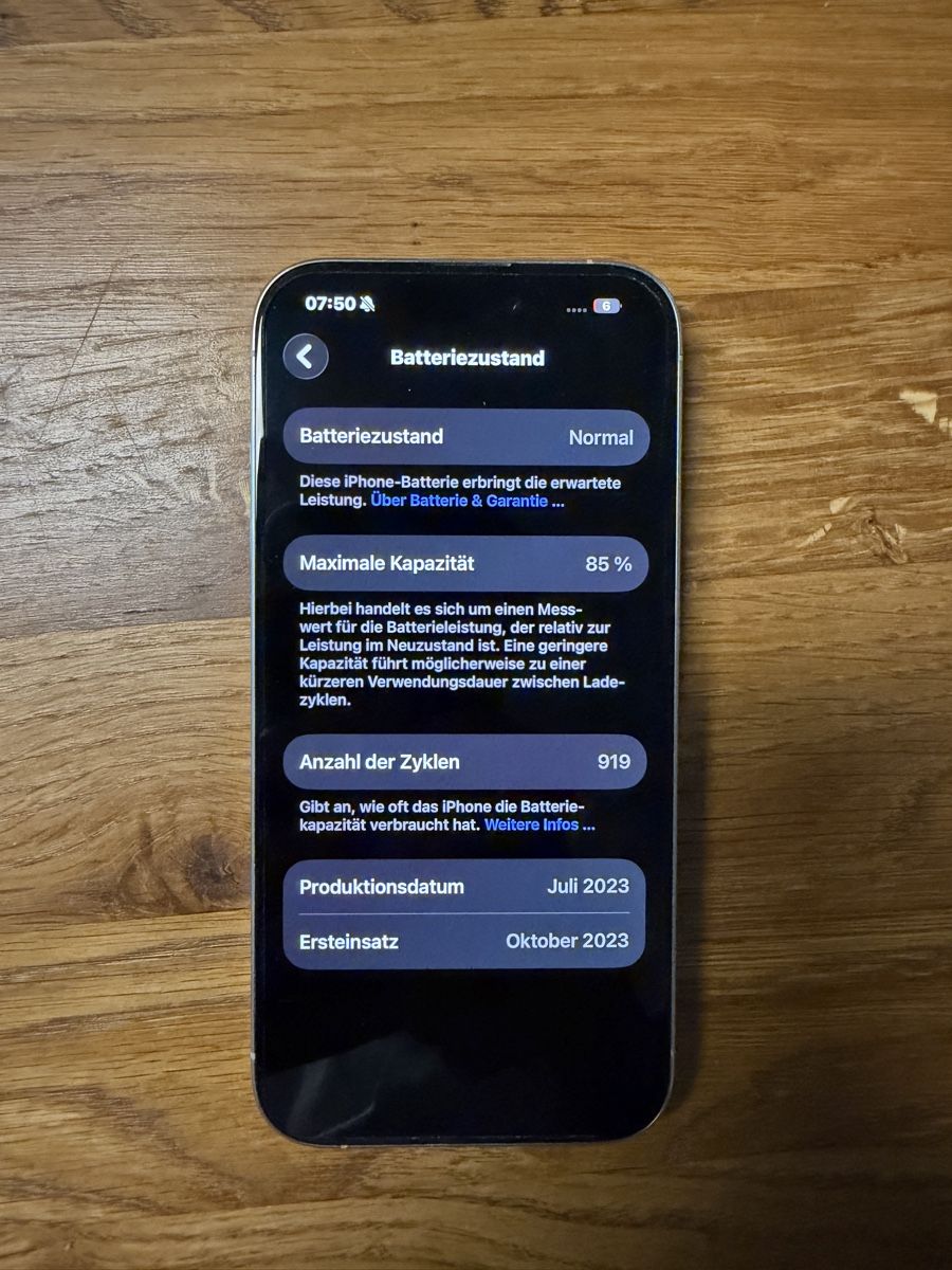 Apple Telefoni cellulari / Smartphones: Apple iPhone 15 Pro 128 GB Weiss – Usato da Wattwil venduto da ciaba 3