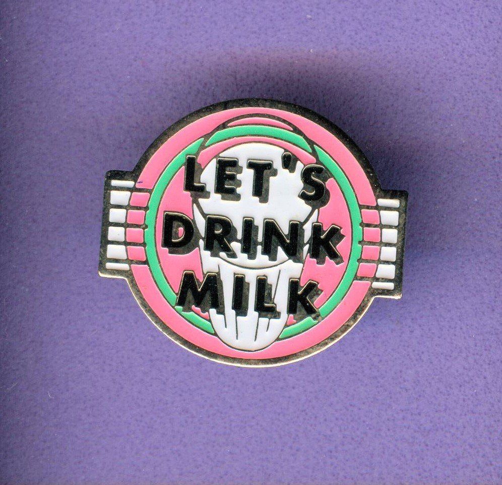 Placchette & Badge: LET'S DRINK MILK – Usato da Winterthur venduto da Sammleroase