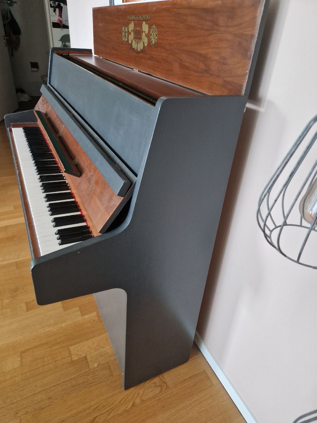 Instruments de musique: Klavier R. Görs & Kallmann dunkelgrau gestrichen. – D'occasion à Horgen par dam_w7vc 6