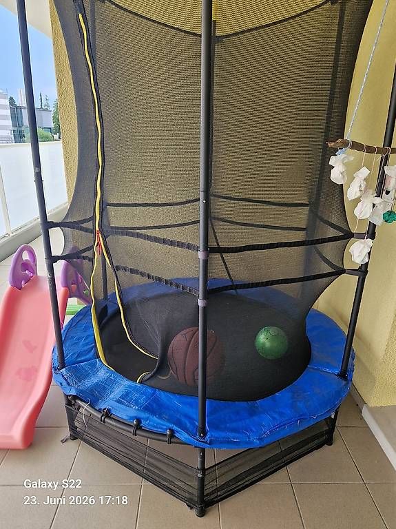Toboggan: Trampolin  und Babys Rutschbahn  – D'occasion à Arbon par bilko01 3