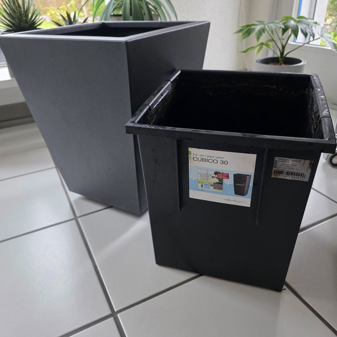 Vasi per fiori: Pflanzgefäss anthrazit mit Rollen - Top Zustand! – Usato da Aesch BL venduto da eschti17 1