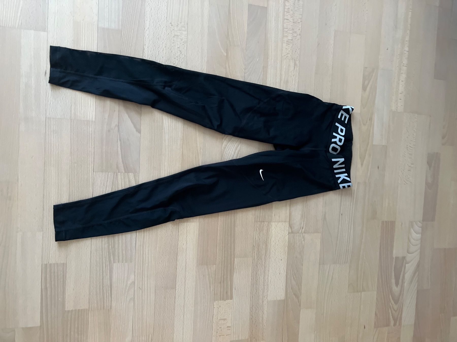 Nike Leggings: Nike Fitness Set S – Usato da Winterthur venduto da Dasomesi 2