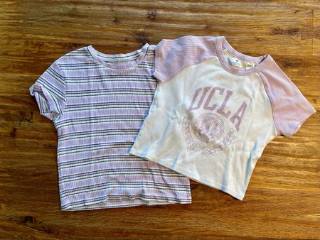 Zwei schöne T-Shirts Gr. 146 / 152