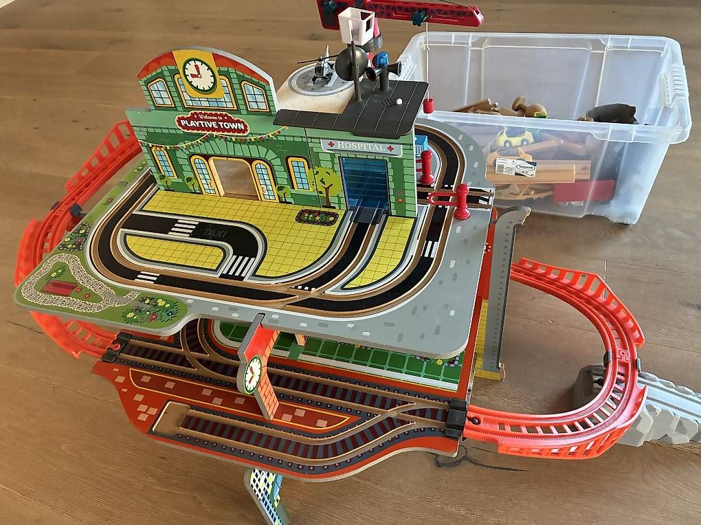 Spielzeuge: Holzeisenbahn – Gebraucht aus Eschlikon TG von paedi1989