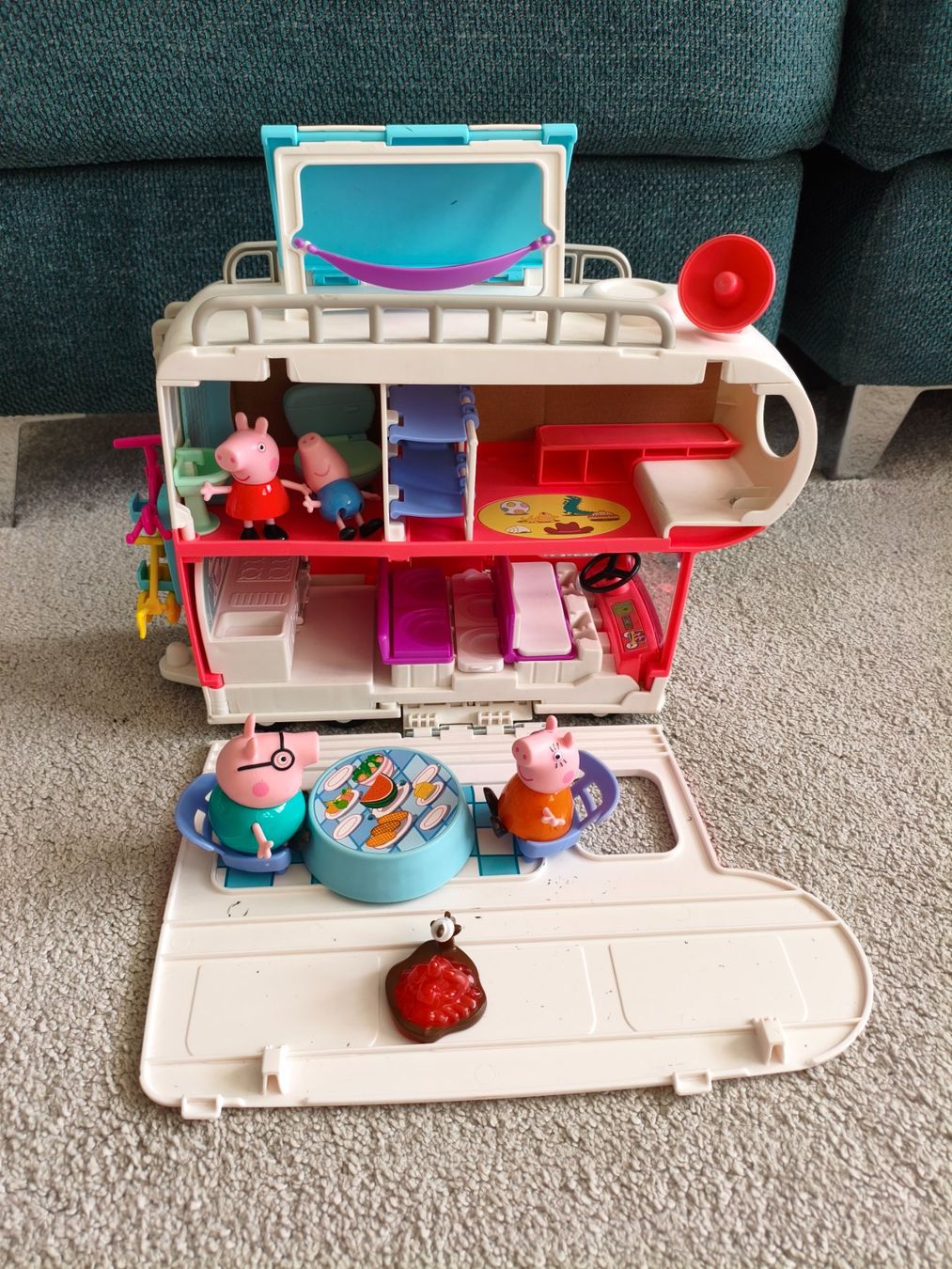Spielzeuge: Peppa Pig Wohnmobil – Gebraucht aus Siebnen von est_gvh2