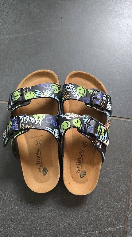 Scarpe per ragazzi: Hausschuhe Gr 31 – Usato da Greifensee venduto da gizzmo25