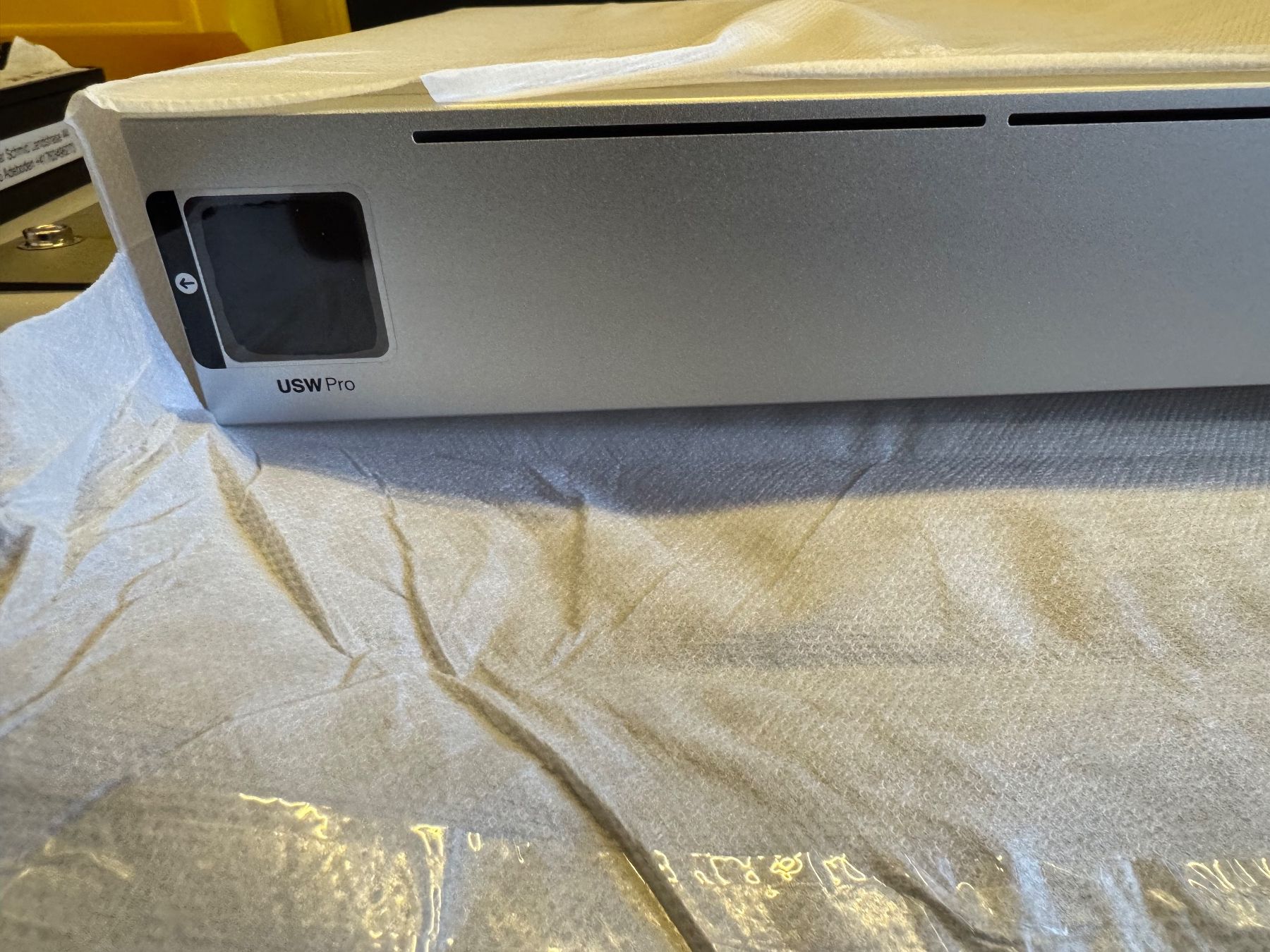 Ubiquiti Hubs & Switches: Ubiquiti Unifi USW-pro-24 Switch – Neu (gemäss Beschreibung) aus Adelboden von Chappeler 1