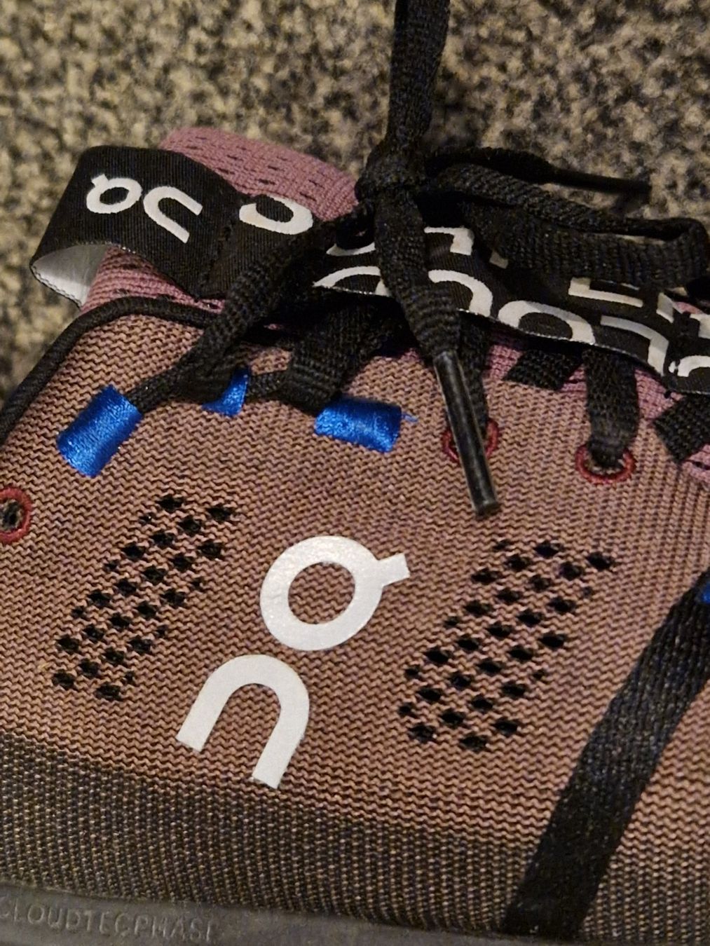 On Scarpe da uomo: ON Cloudsurfer Laufschuhe  Grösse 43 Neuwertig – Usato da Münsingen venduto da Geeskile 2