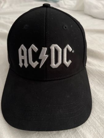 AC/DC Cap NEU