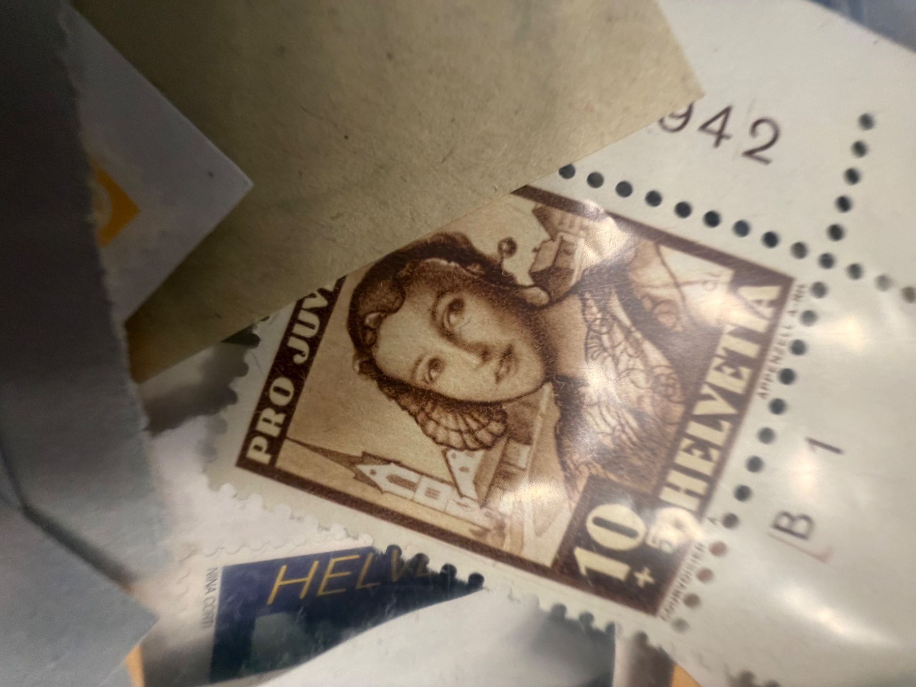 Tous les timbres: Timrbes divers des années 1900 à 2000 – D'occasion à Le Lieu par mlm_wt5v 2