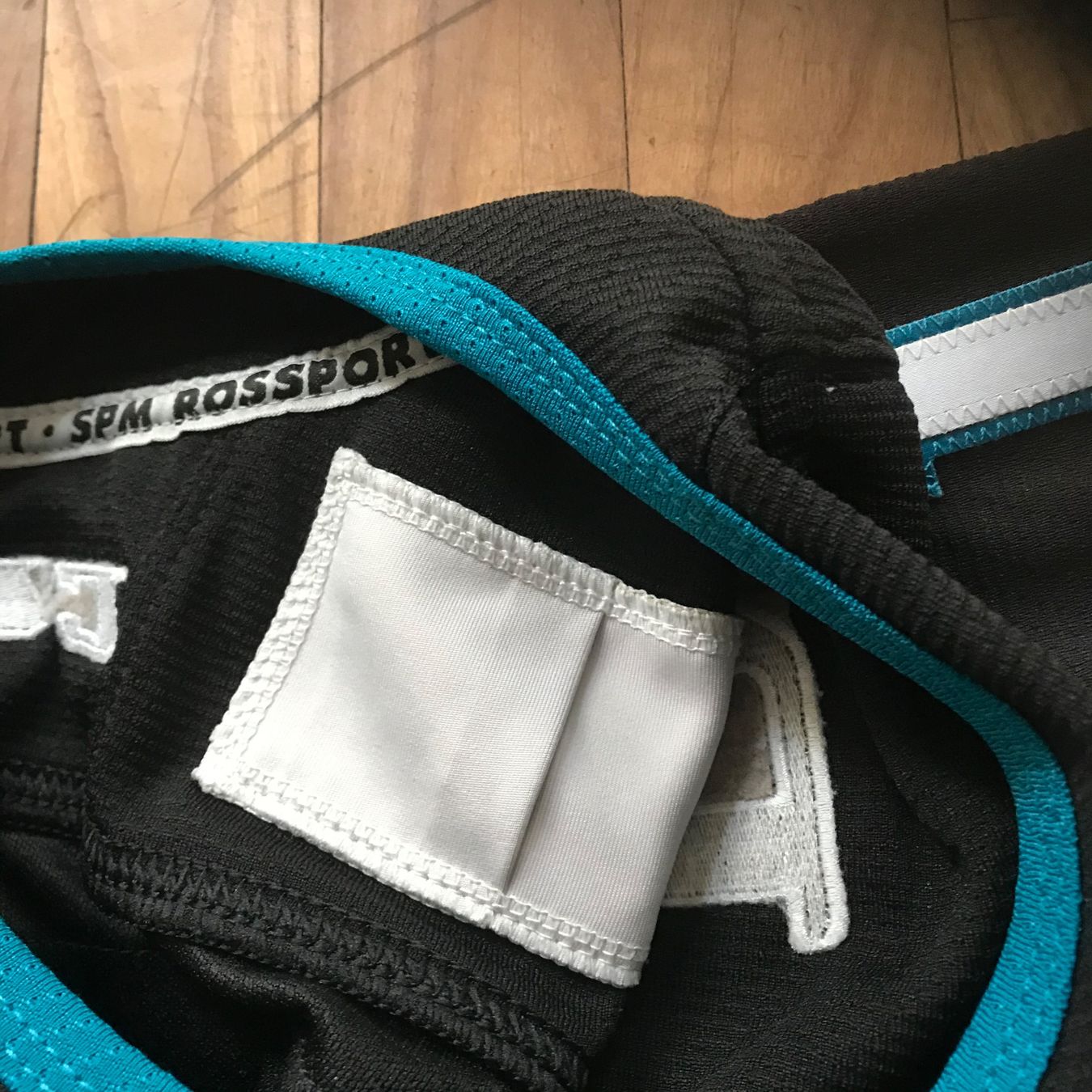Gameworn Canottiere & Pantaloni: Sochi 2020-21 Dmitri Kolgotin game worn – Usato da Bern venduto da Myloulou 5