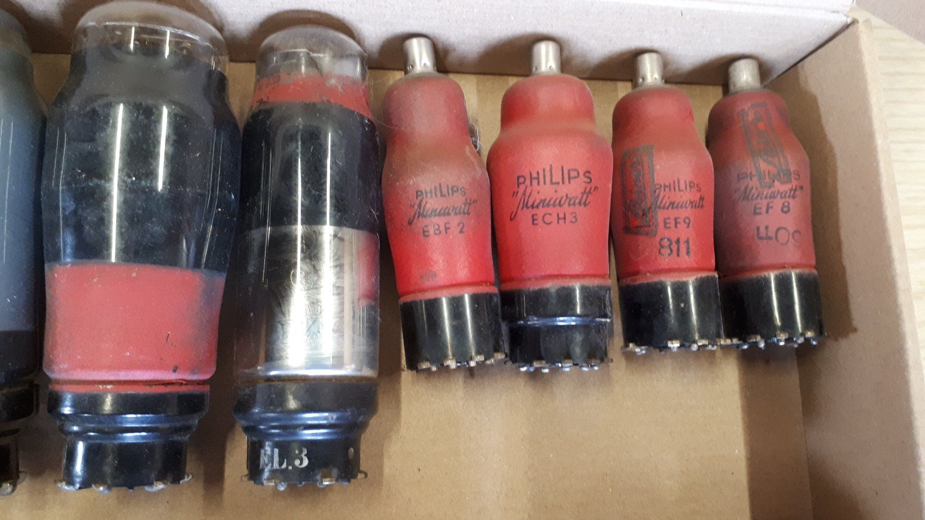 Componenti elettronici: Radio Röhren Konvolut – Difettoso da Madiswil venduto da 20gls 2