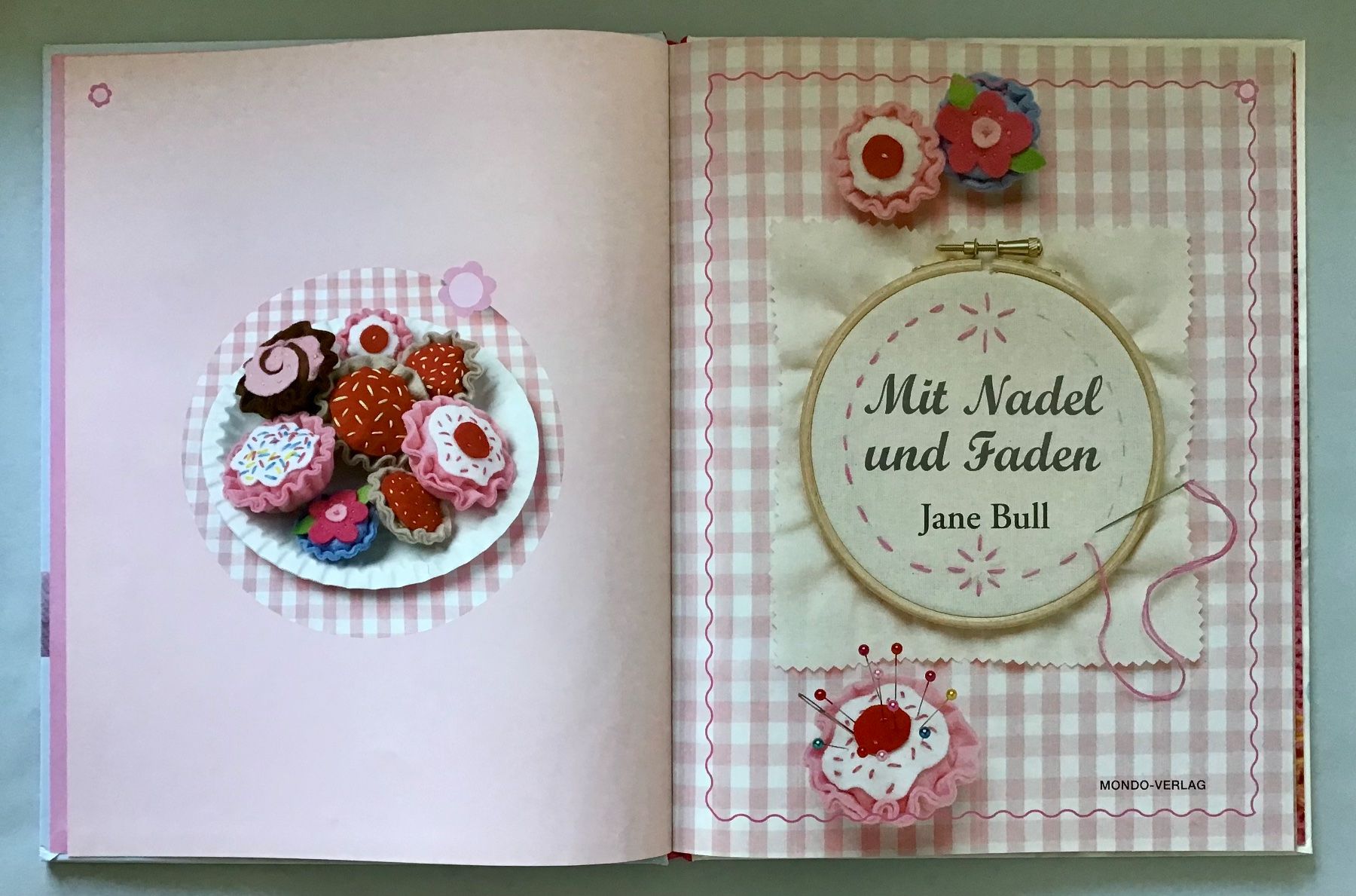 Libri: Nähbuch: Mit Nadel und Faden – Nuovo (secondo la descrizione) da Bubendorf venduto da Alpenheidi 2