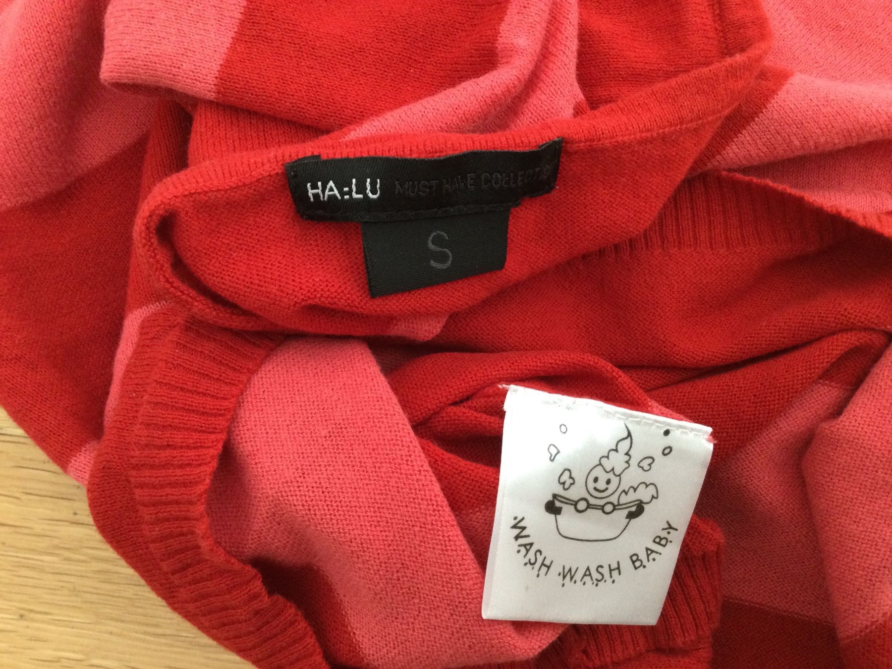 Blusen, T-Shirts & Tops: T-Shirt Tricot S – Gebraucht aus Zürich von Janakpur 6